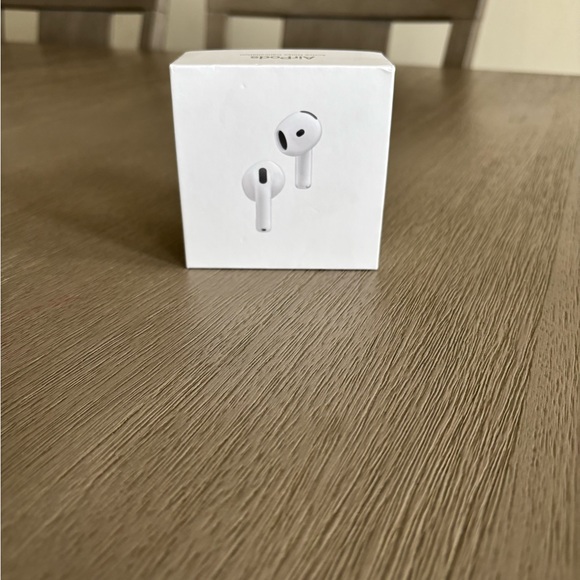 White Wireless Earbuds